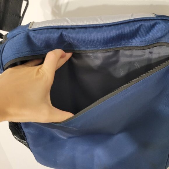 Roots Crossbody Travel Bag Laptop Pocket Water Bottle Holder Adjustable Strap - Picture 15 of 16